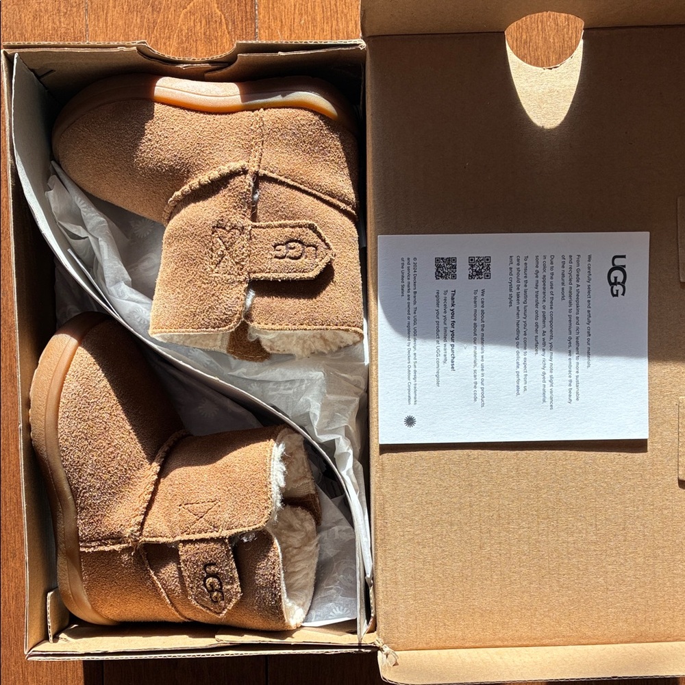 UGG Keelan II Chestnut Suede Shearling-Trim Kids Boot